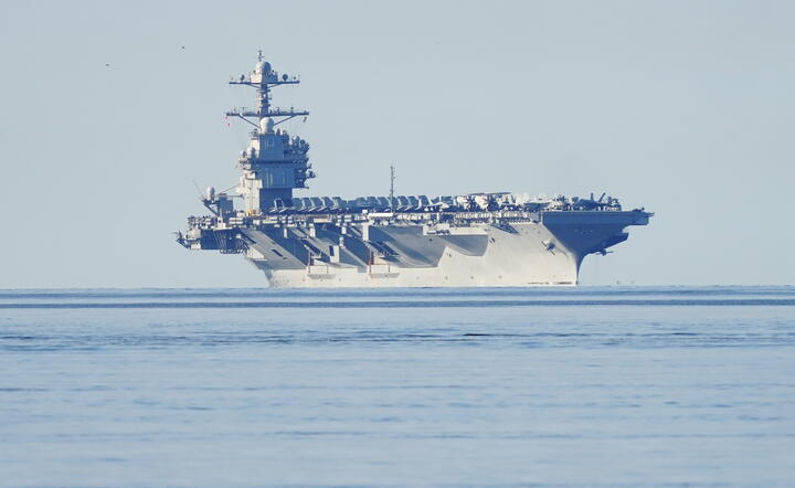 USS Gerald R. Ford carrier in Oslo / autor: PAP/EPA/Terje Pedersen