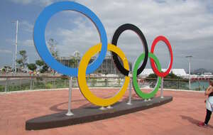 Logo Igrzysk Olimpijskich symbolizujące kontynenty na świecie / autor: Fratria