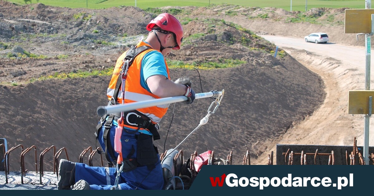 Ilu ludzi w Polsce pracuje w gospodarce?