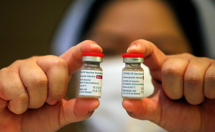 szczepionki AstraZeneca przeciwko Covid-19 / autor: fotoserwis PAP
