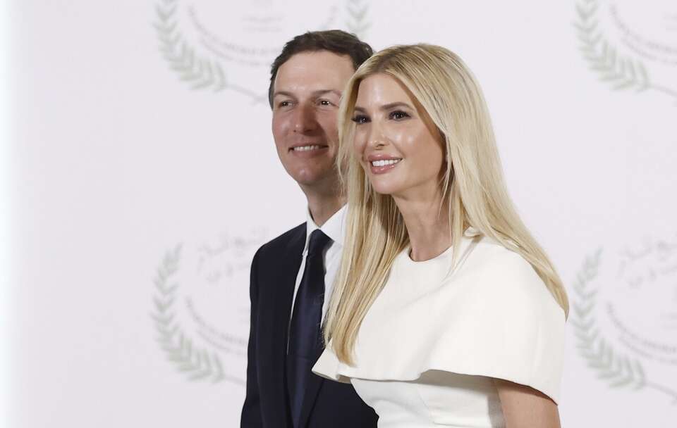 Ivanka Trump i Jared Kushner / autor: PAP/EPA/YOAN VALAT / POOL
