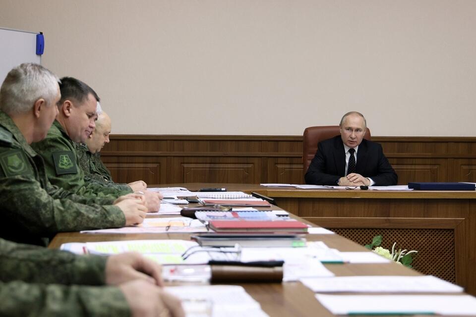 Putin na spotkaniu w sztabie / autor: PAP/EPA/GAVRIIL GRIGOROV/SPUTNIK/KREMLIN / POOL