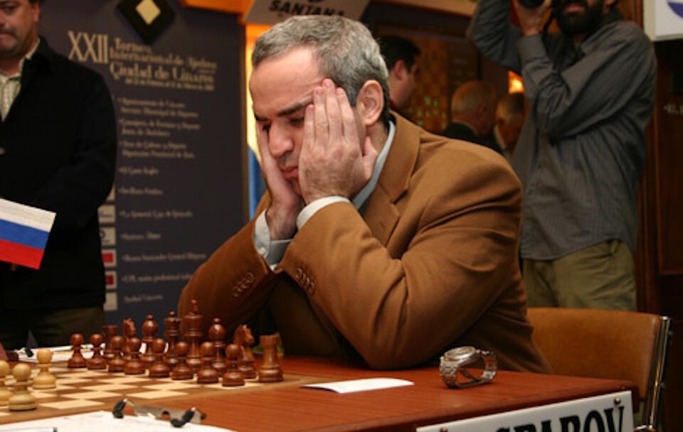 Garri Kasparow / autor: wikimedia.commons: Owen Williams, The Kasparov Agency/https://creativecommons.org/licenses/by-sa/3.0/