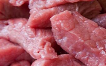 Raport KE: prawie 200 przypadków obecności koniny w mięsie wołowym