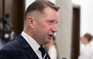 Prof. Przemysław Czarnek na korytarzu sejmowym / autor: Fratria