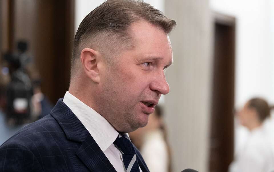 Prof. Przemysław Czarnek na korytarzu sejmowym / autor: Fratria