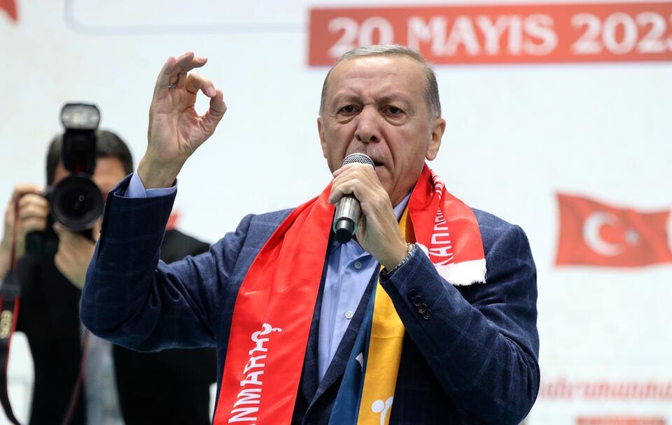 Recep Tayyip Erdoğan / autor: wikimedia.commons: Orhan Erkılıç/https://www.voaturkce.com/a/kahramanmaraslilar-reisi-desteklemek-icin-geldik/7102087.html