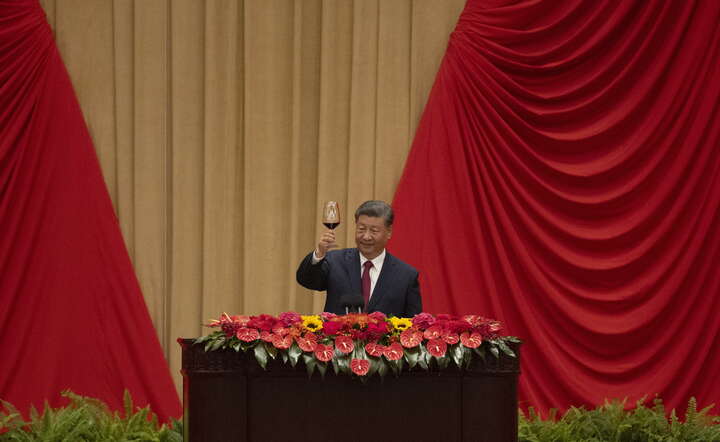 Prezydent Chin Xi Jinping / autor: PAP/EPA/ANDRES MARTINEZ CASARES