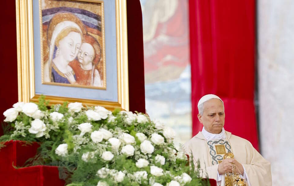 Papież Leon XIV / autor: PAP/EPA/FABIO FRUSTACI