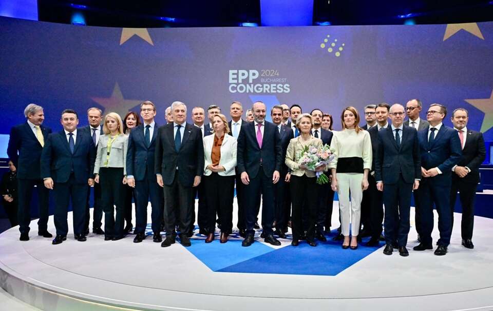 Ursula von der Leyen i Manfred Weber z liderami partii tworzących rodzinę polityczną EPP / autor: PAP/EPA/ALESSANDRO DI MEO