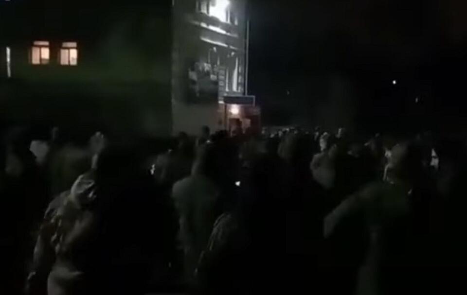 Bunt zmobilizowanych z Czuwaszji wybuchł w ośrodku szkoleniowym w Uljanowsku / autor: Youtube/The Insider