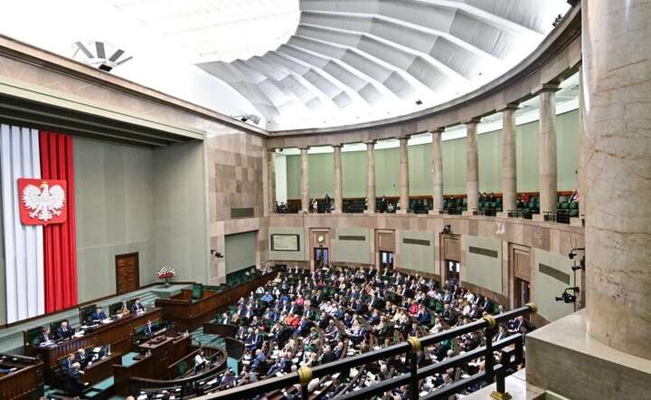 В долгах Холовния Гертых помогал Виплеру финансово
