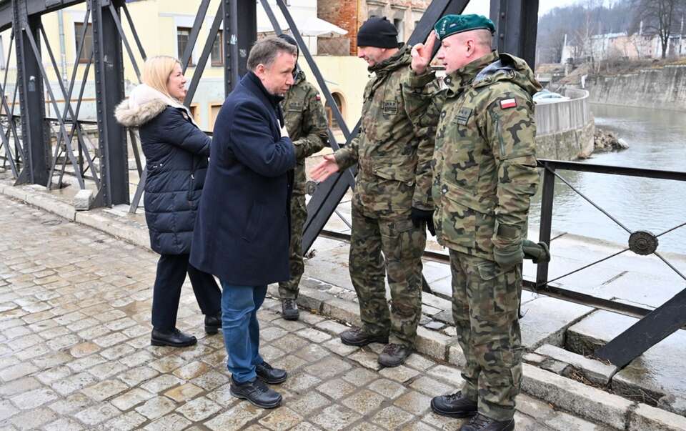 Marcin Kierwiński podczas wizyty w Kłodzku / autor: PAP/Maciej Kulczyński