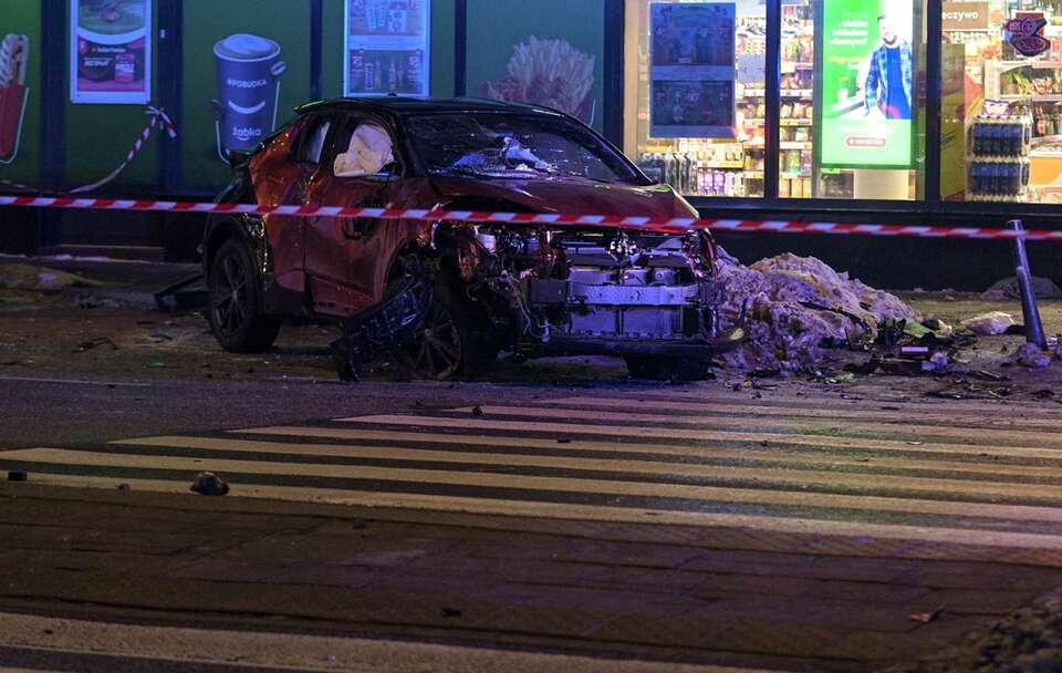 Dwoje kierowców uczestniczących w wypadku na ul. Grochowskiej w Warszawie usłyszało zarzuty / autor: PAP/Marcin Obara