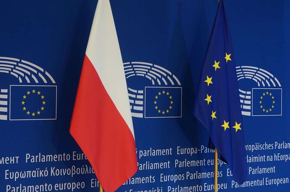 SONDAŻ dla "GW" przed eurowyborami. Zacięta walka KO i PiS