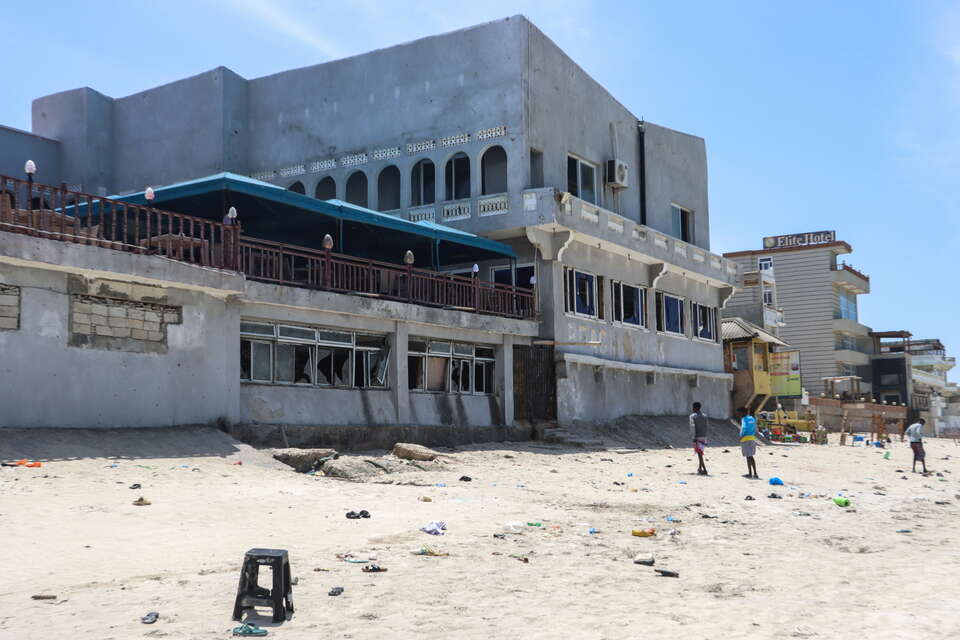 32 zabitych i 63 rannych w ataku na plaży w Mogadiszu