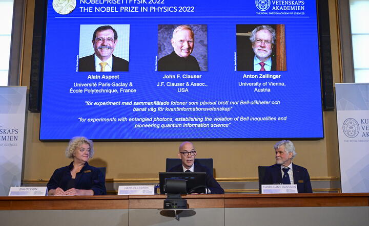 Ogłoszenie tegorocznych laureatów Nagrody Nobla z fizyki / autor: PAP/EPA
