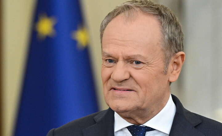  Premier Donald Tusk na konferencji prasowej w siedzibie KPRM w Warszawie / autor: PAP/Radek Pietruszka