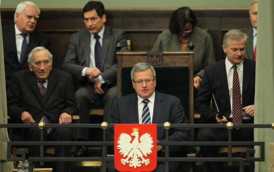 Prezydent w loży, 12 października 2012. Gdzieś w tle czai się Janina Paradowska. Fot. PAP/Radek Pietruszka