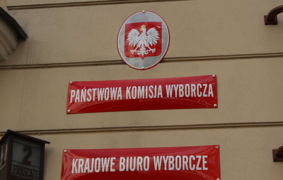 PKW odroczyła posiedzenie ws. sprawozdania PiS!