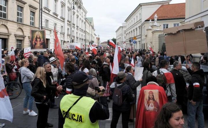 Uczestnicy demonstracji w Warszawie  / autor: PAP