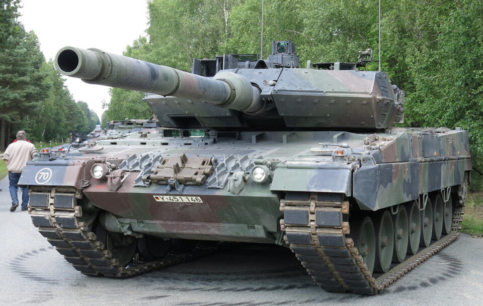 Niemiecki czołg Leopard 2 / autor: Boevaya mashina - Praca własna, CC BY-SA 4.0, https://commons.wikimedia.org