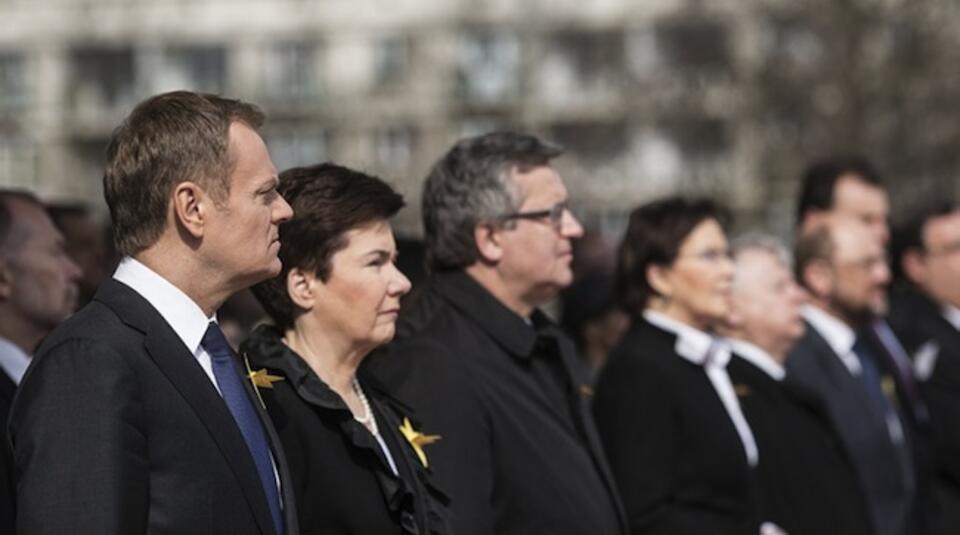 Donald Tusk, Hanna Gronkiewicz-Waltz oraz prominentni politycy PO na obchodach Powstania w Getcie / fot. kprm.gov.pl