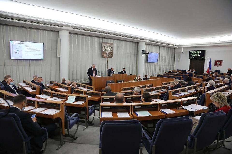 Dyskusja w Senacie nt. kopalni Turów / autor: PAP/Wojciech Olkuśnik