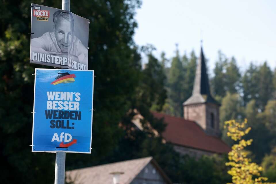 Plakat wyborczy AfD w Turyngii / autor: PAP/EPA