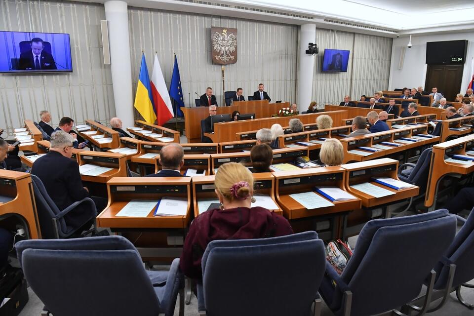 Senatorowie na sali obrad w pierwszym dniu posiedzenia Senatu w Warszawie. / autor: PAP/Piotr Nowak