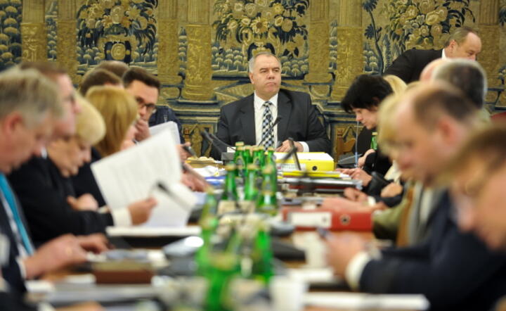 Pos. Jacek Sasin z PiS w trakcie obrad sejmowej Komisji Finansów Publicznych, fot. PAP/Marcin Obara