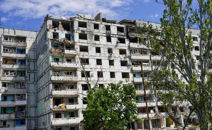 Zniszczenia powstałe w wyniku ataku wojsk rosyjskich w miejscowości Orichiw w obwodzie zaporoskim / autor:  PAP/Alena Solomonova