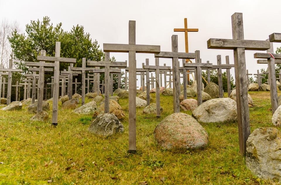 Pomnik ofiar Obławy augustowskiej w Gibach / autor: Fratria