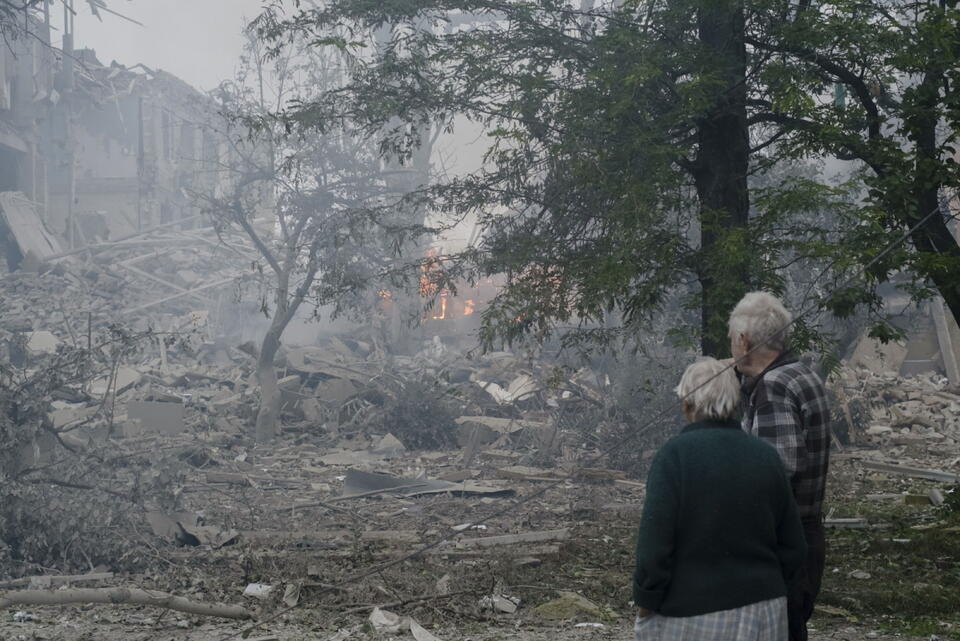 Szkoła w Kramatorsku zniszczona w wyniku rosyjskiego ostrzału  / autor: PAP/EPA