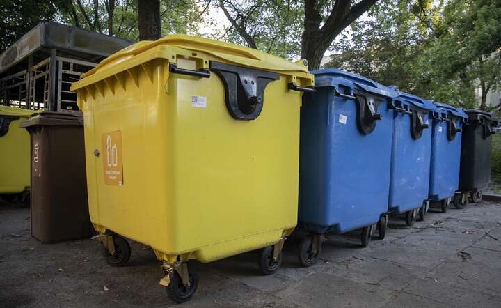 Wprowadzenie systemu kaucyjnego spowodowało falę podwyżek wywozu śmieci na terenach wiejskich / autor: Fratria / Andrzej Wiktor