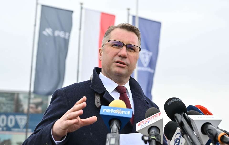 Czarnek do TVN24: Zakład pada, a pan się pyta o Morawieckiego?