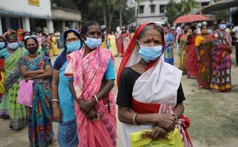 Indie: Setki tysięcy ludzi ruszą na pielgrzymkę, mimo dramatu epidemicznego
