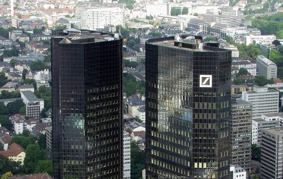 Deutsche Bank / autor: © Raimond Spekking / CC BY-SA 4.0 (via Wikimedia Commons)