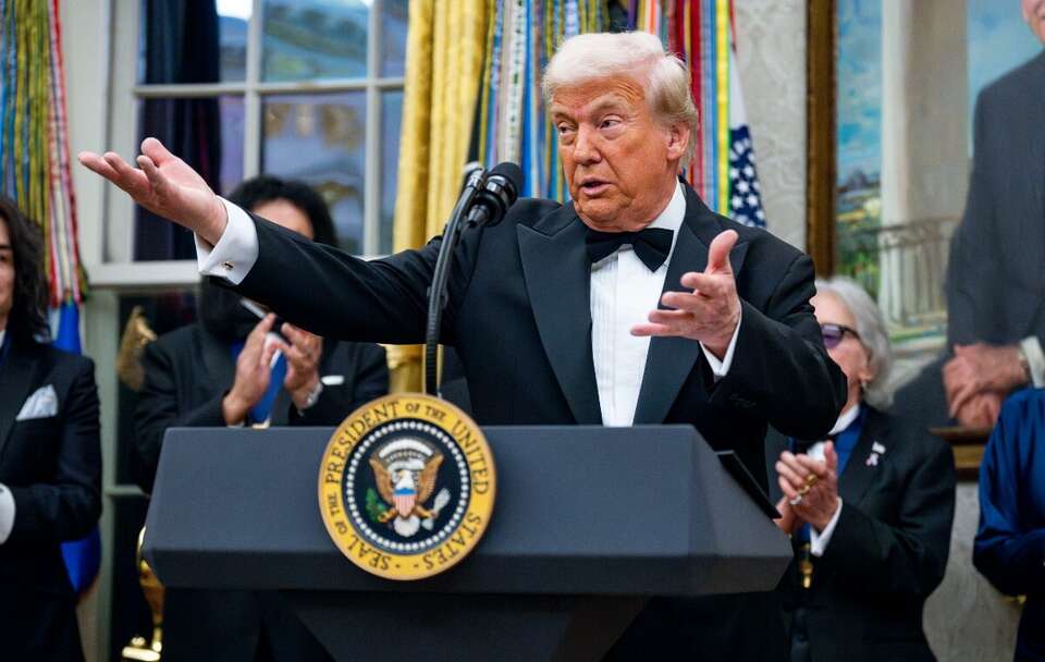 Donald Trump / autor: PAP/EPA/BONNIE CASH / POOL