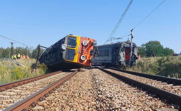 Fatalna seria: znów na przejeździe pociąg uderza w ciężarówkę
