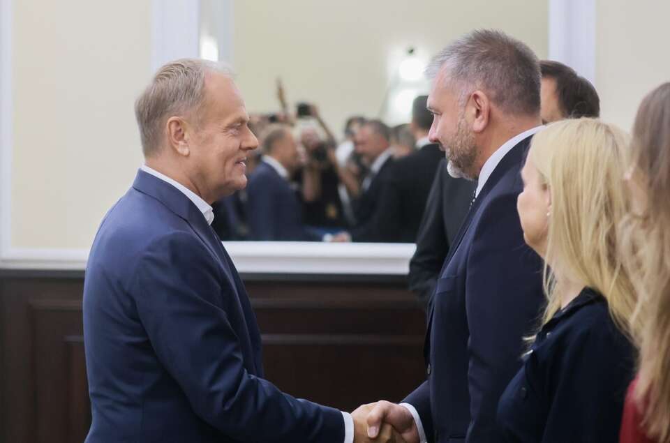 Donald Tusk i Waldemar Żurek / autor: PAP/Leszek Szymański