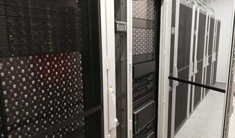 Superkomputer i sztuczna inteligencja na UKSW