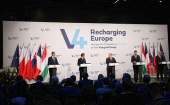 Liderzy V4 i prezydent Macron odpowiadają na pytanie wPolityce.pl i "Sieci"