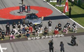 F1: Kazali im klęczeć przeciw rasizmowi. Kierowcy Alfa Romeo Racing Orlen odmówili