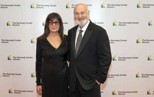 Reżyser i aktor Rob Reiner i jego żona Michele zostali znalezieni martwi w niedzielę w domu w Los Angeles należącym do Reinera. / autor: PAP/EPA