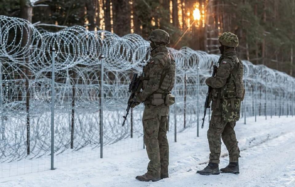 Żołnierze strzegący granicy z Białorusią / autor: 16. Dywizja Zmechanizowana/Twitter