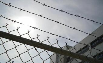 Holandia: Min. sprawiedliwości chce budować więcej więzień dla nastolatków