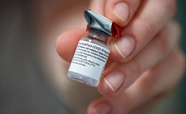 szczepionka na Covid-19 / autor: fotoserwis PAP