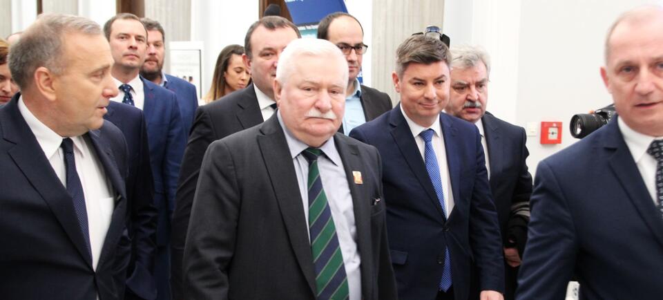  Lech Wałęsa z posłami PO, 2016 rok / autor: wPolityce.pl/M.Czutko