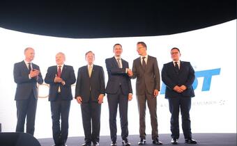 LOT oficjalnie już uruchomiło połączenia na Węgrzech. M Morawiecki: to ważny krok w kierunku konsolidacji rynku lotniczego w naszym regionie